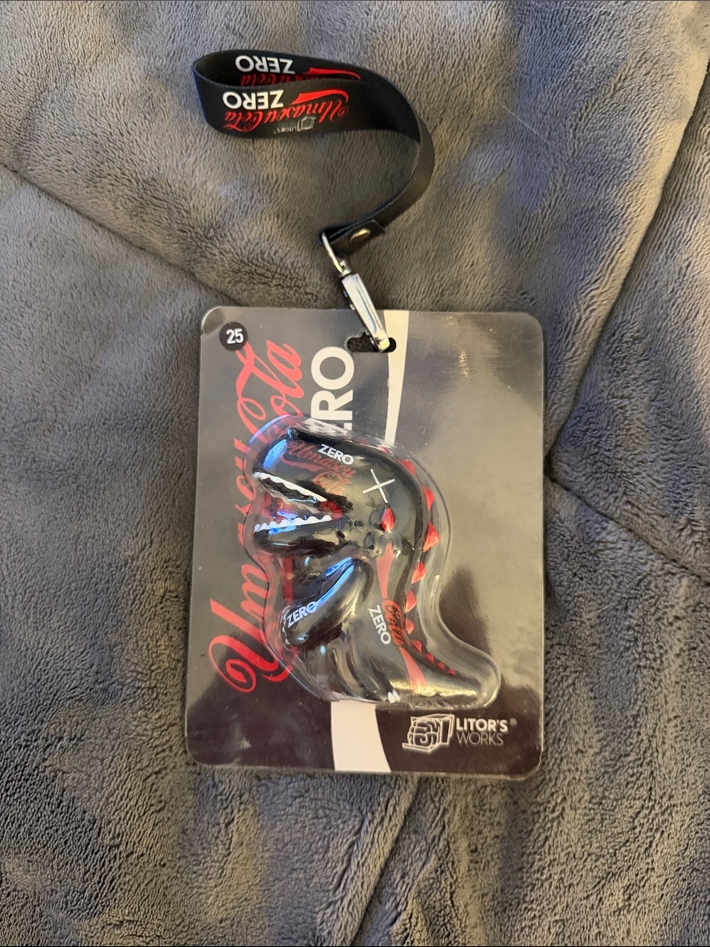 RARE 2020 UMASOU!! Black & Red 'Coke Zero' Vinyl dinosaur and girl inside.